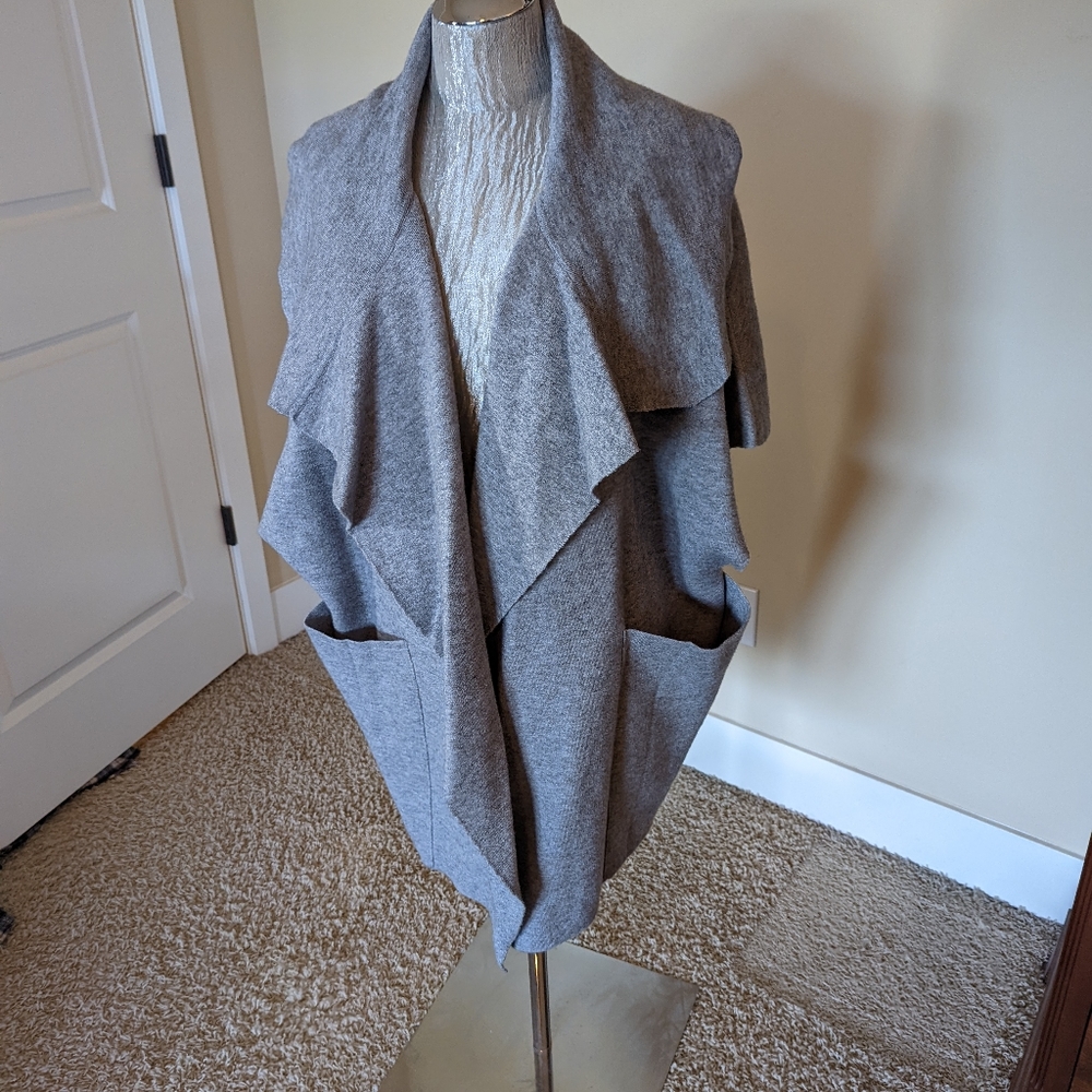 Short sleeved cardigan with bell sleeves
